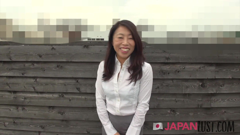 Japan Lust: Bà già Nhật Bản không kiểm soát được quirter