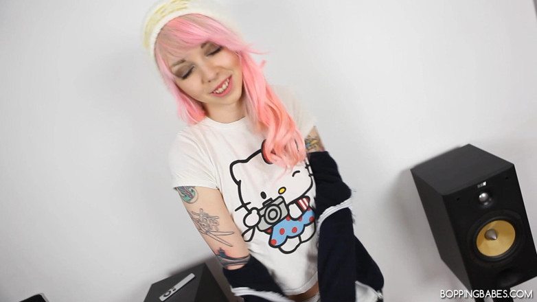 Bopping babes: Minni - probando mis altavoces