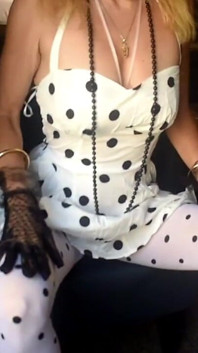 Feticismo del piede a pois con protagonista dawn layla