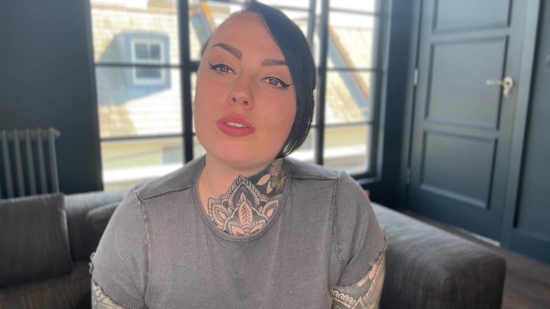 Miss Valentina: Instrucțiuni de distrugere a coaielor