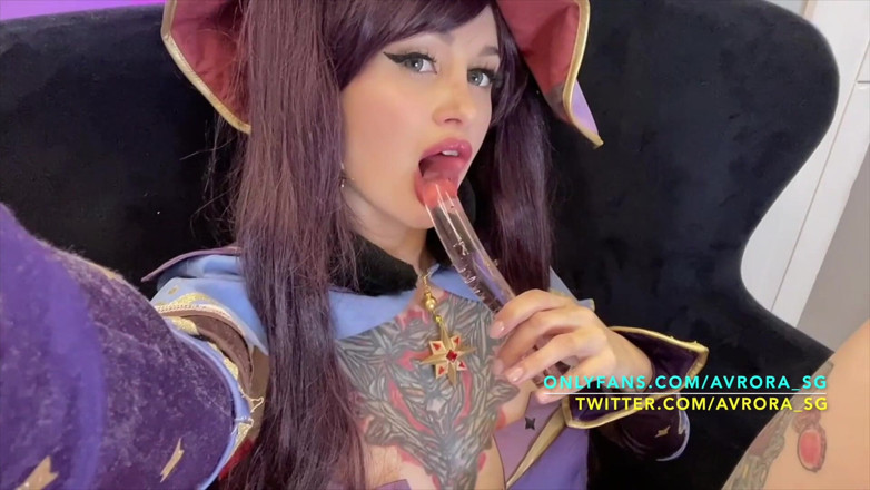 Flame Jade: Le test cosplay finit en séance de masturbation