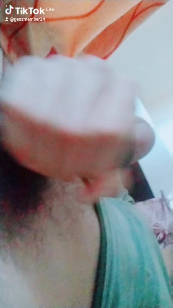 Gaurav The Pervert: Bất cứ ai muốn bú cu bạn đời của tôi