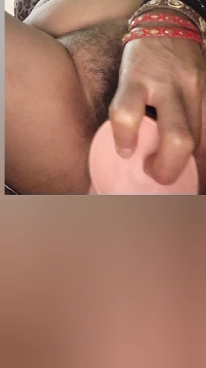 Anar Kali: Deshi Bhabhi Geniet met Didlo van haar push-up hete harige...