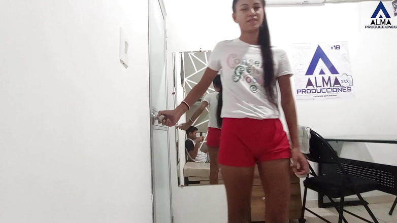 nate: POV šukání s mojí nevlastní sestrou v pokoji našich rodičů, nakonec...