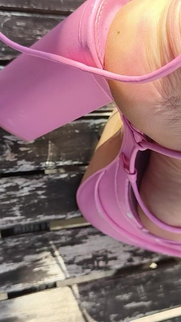 Nice Feet (Mutsakin)