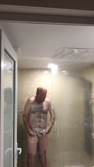 Bigwhitecock: Plaisir sous la douche