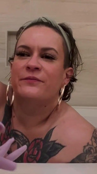 Tattooed PAWG Plays in the Tub and Vapes