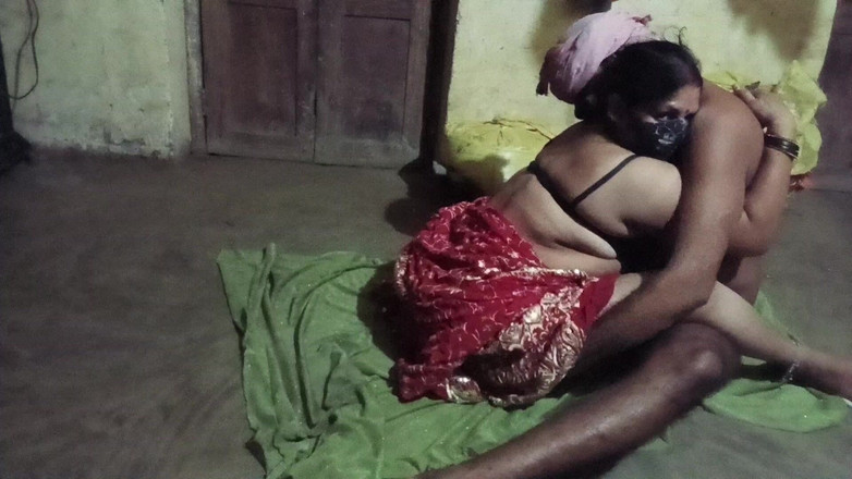 Desi_bhabhi121: Asyalı çiftin romantizmi
