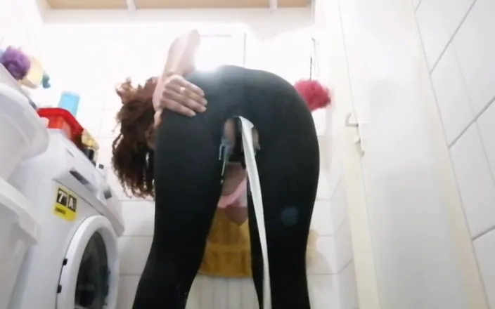 Juliette Wet: Torn Panty Full of Cream