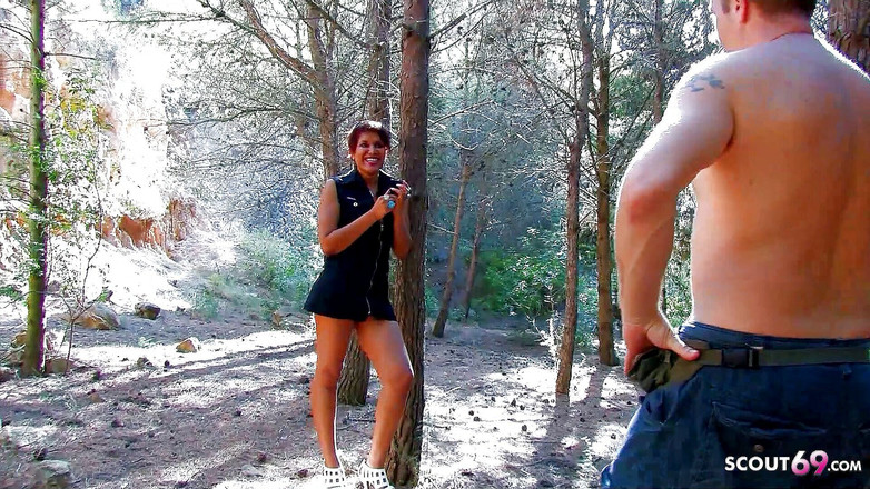 Full porn collection: Il villeggiante scopa la matura latina jana nella foresta