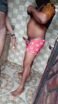 mota chhota land meri choot men krim lagaata hai