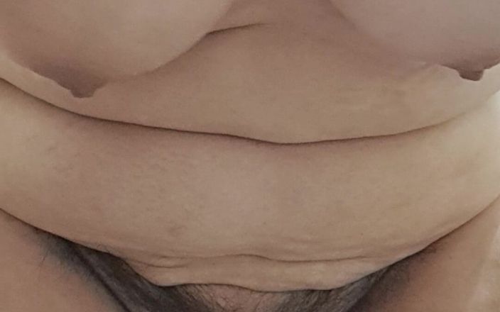Mommy big hairy pussy: 섹스 후 나는 소변을 볼 수 있습니다.