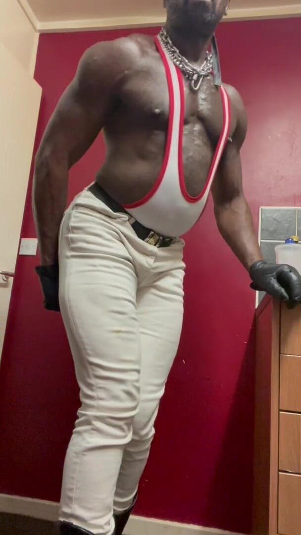 Brodyjayrichardson: Black Bodybuilder Smoking, Posing, Muscle Flexing &amp;.Cumming
