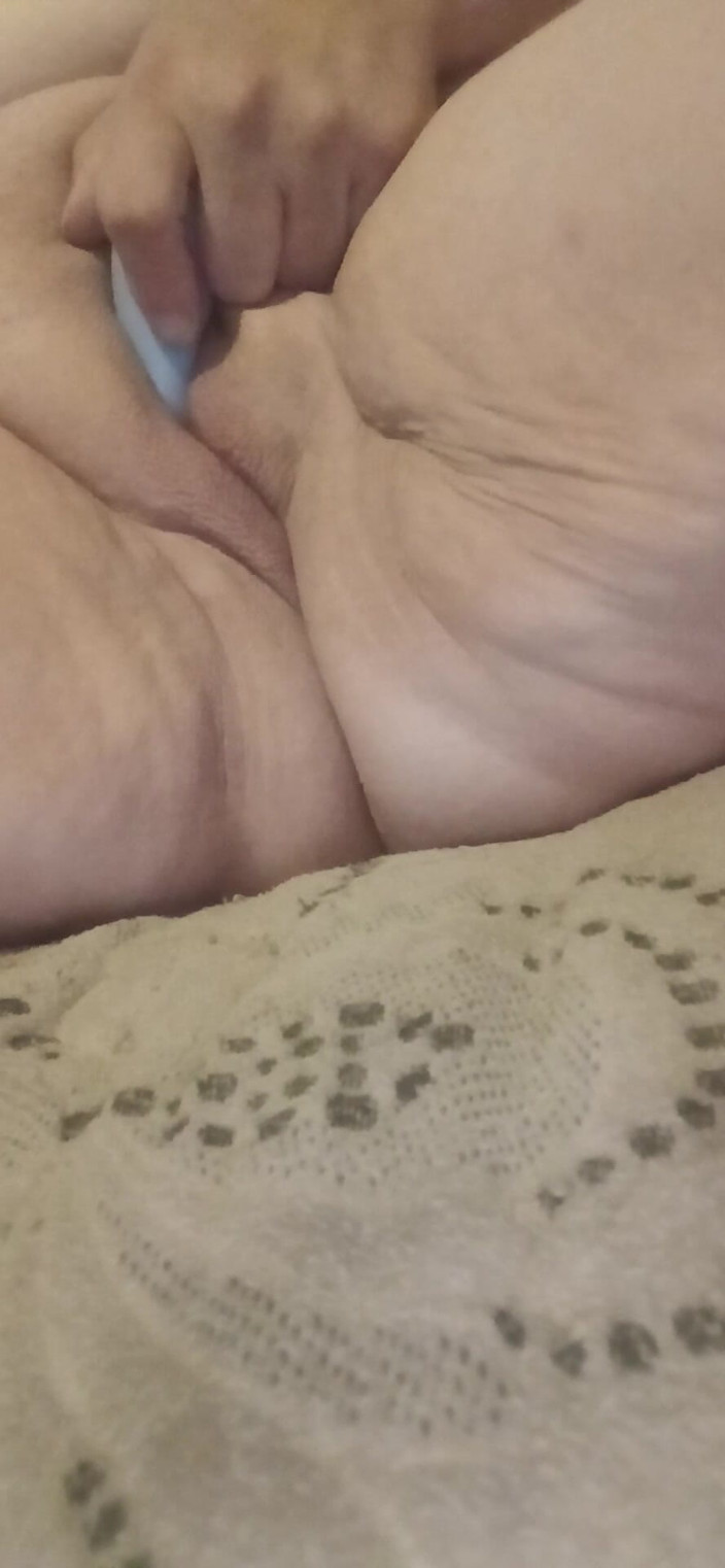 MAGLIGHTGIRL69: Вибрирую мой клитор