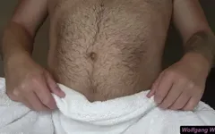Jeu de rôle en POV - tu rencontres un papa à voix profonde dans sa chambre d’hôtel