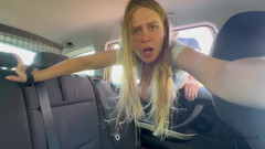 Maja Meer: 卡在车窗里 - 你借此机会..