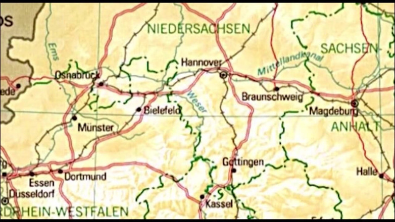 Muschi movie official: Festa scambista vecchia e giovane