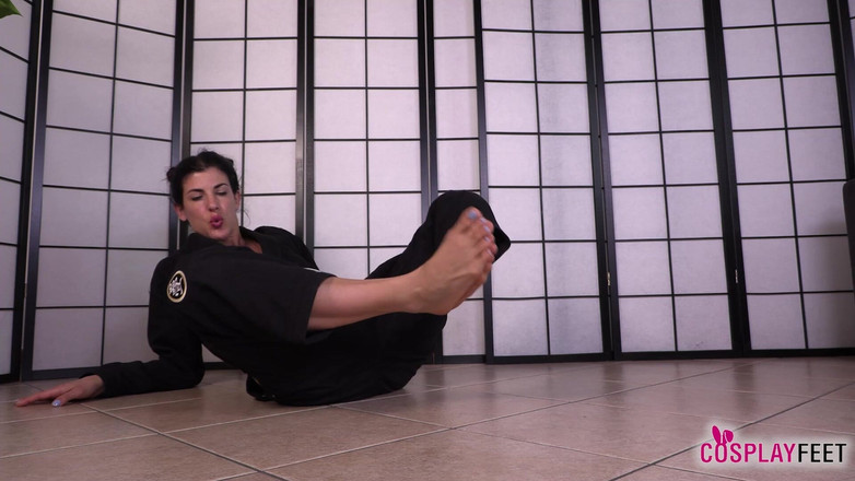 Feet & Cosplay: 空手道教练bianca blance教你如何利用你的性感脚对你有利