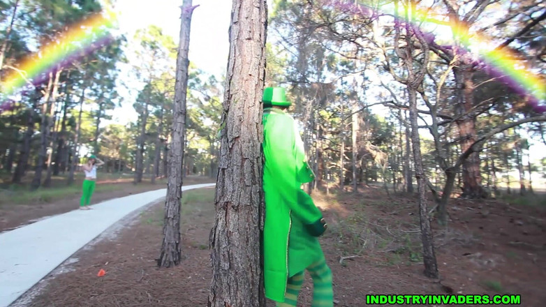 Naked Hustlers: Leprechaun Rave