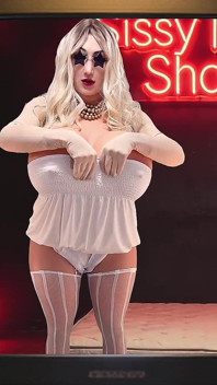 Juggsy Peep Show Sissy