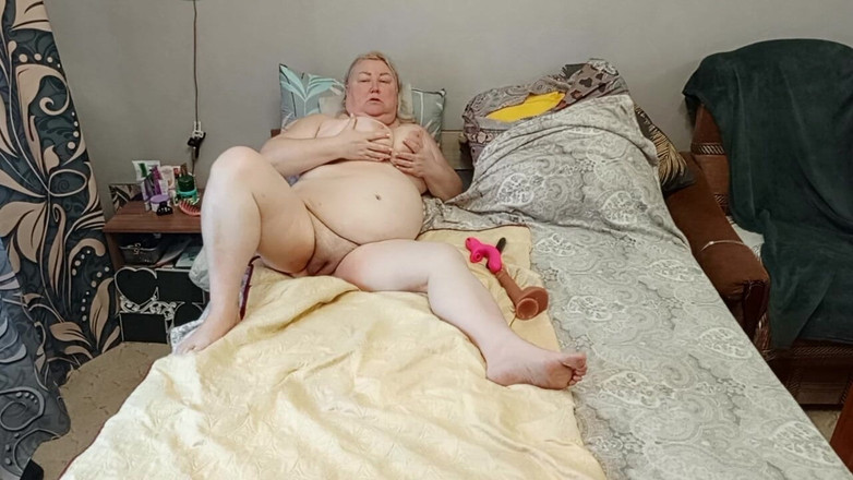 Zona901: 섹스 토이로 거대한 보지를 따먹는 이웃