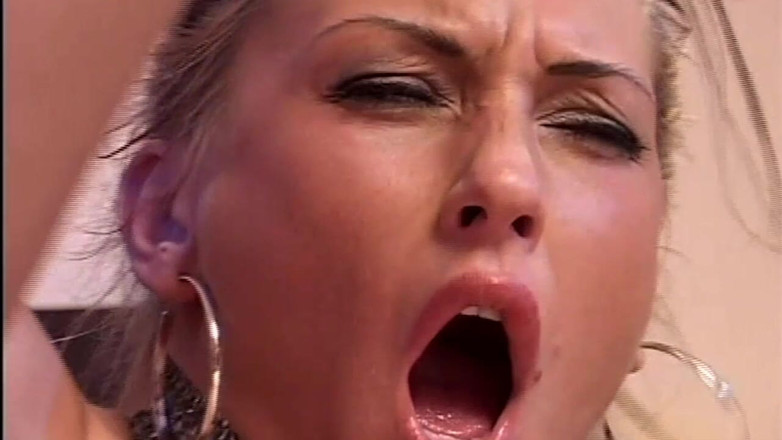 Inhonorof porn: Me Desnuda Por Ti Y Luego Tomo Una Bonita Polla...