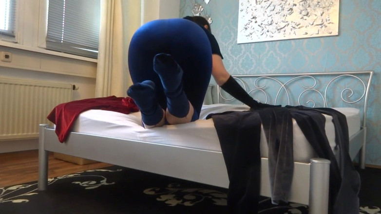 Lady Victoria Valente: Hot velvet Stepmommy: my birthday present for you!
