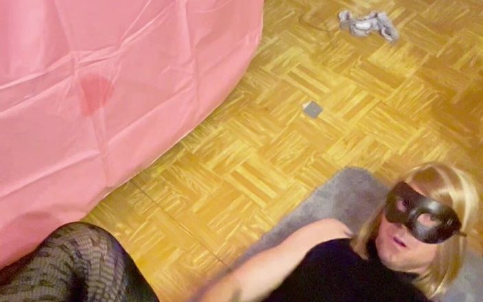 Laura Luiscz: Une travesti sexy s’amuse en solo | Séance coquine de plaisir...