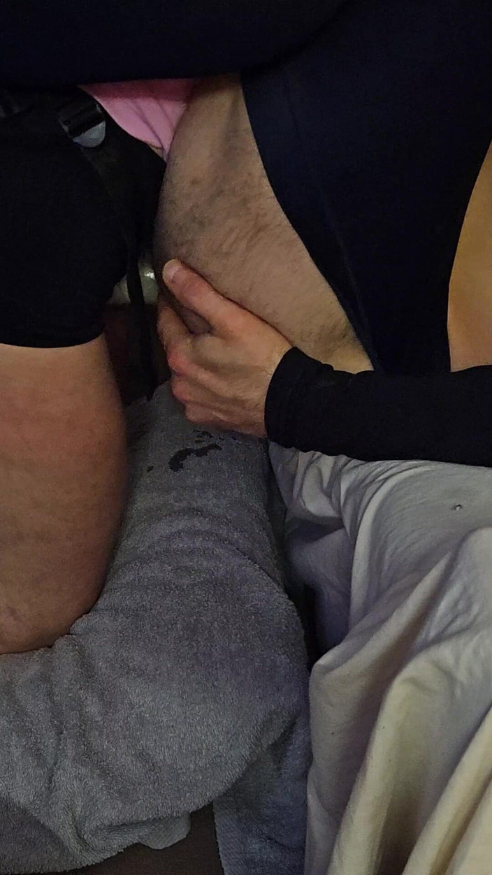 Skowirowi: 남편의 귀여운 엉덩이를 따먹어