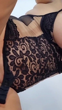 Genç Çift Ebeveynleri Dışarıdayken Merdivenlerde Sert Seks Yapıyor - Savannah Watson