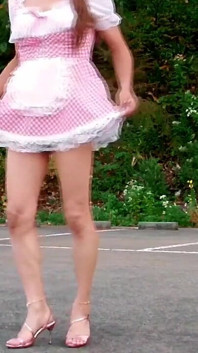 Kåta maid Pai-chan's Striptease på parkeringen