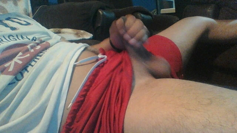 AlexAlejandro13: Buen Martes Expulsando Leche