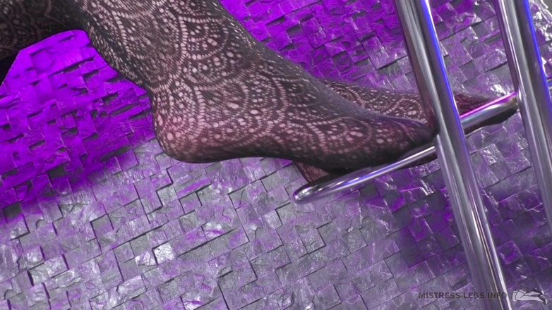 Mistress Legs: 黒い網タイツの愛人はあなたを無視します