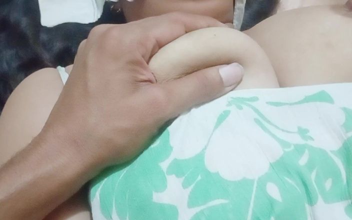 Riya girlfriend: 女朋友在阴户里的浪漫手指 第1部分 第二部分即将到来