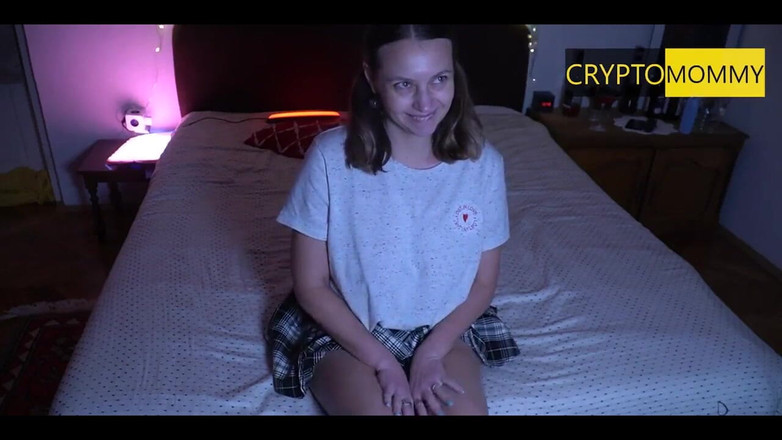 Crypto Mommy: 大学生の性的冒険