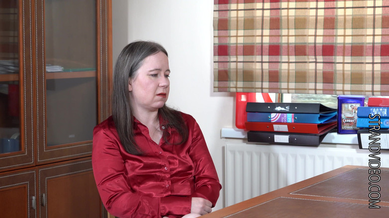 Sarah Stern: Saya menghukum Setiausaha Saya