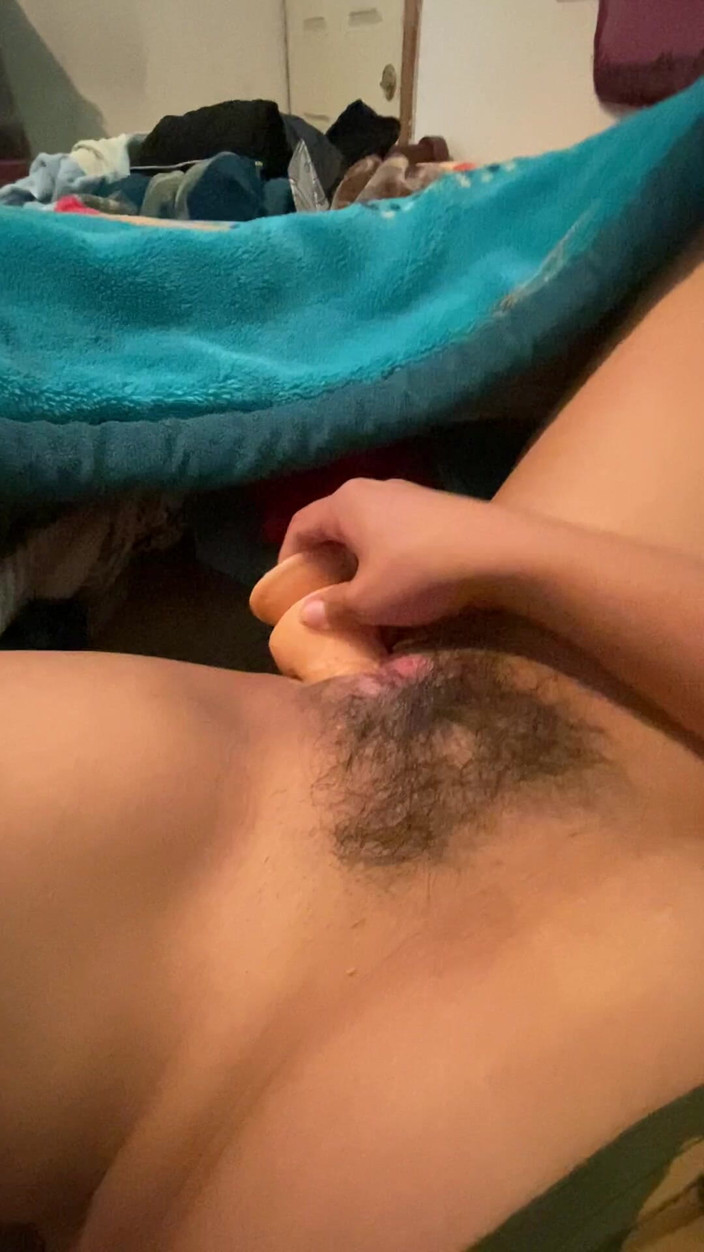 Dirtylatina: कमसिन Brown Sugar डिल्डो हस्तमैथुन
