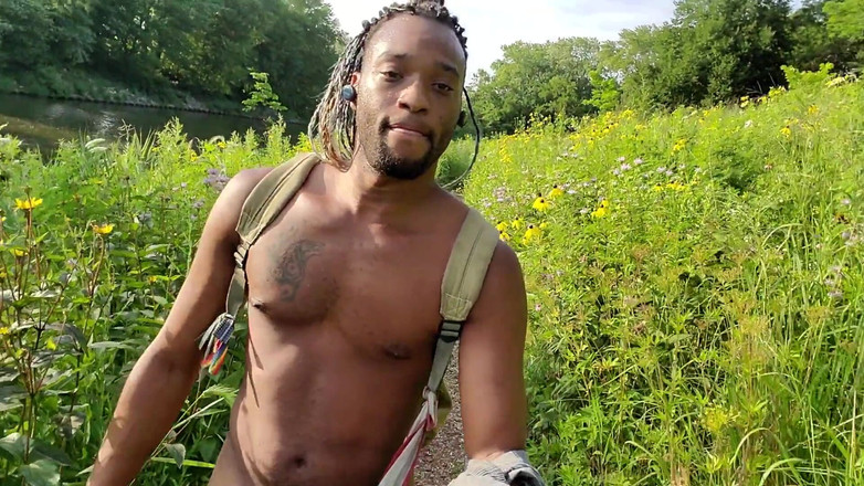 Kennie Jai: Kenniejai Walks Around Naked Outside and Gets Caught