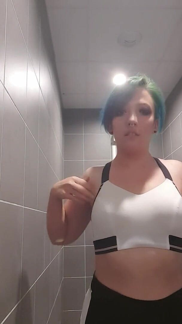 Daphnee Lecerf: Going to the gym with me can be like this