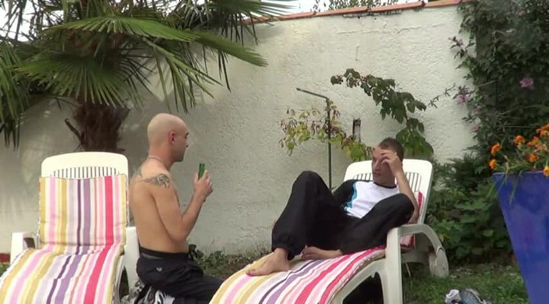 Sneaker gay: Soumission extrême à l'entraînement de salope avec des pieds et des...