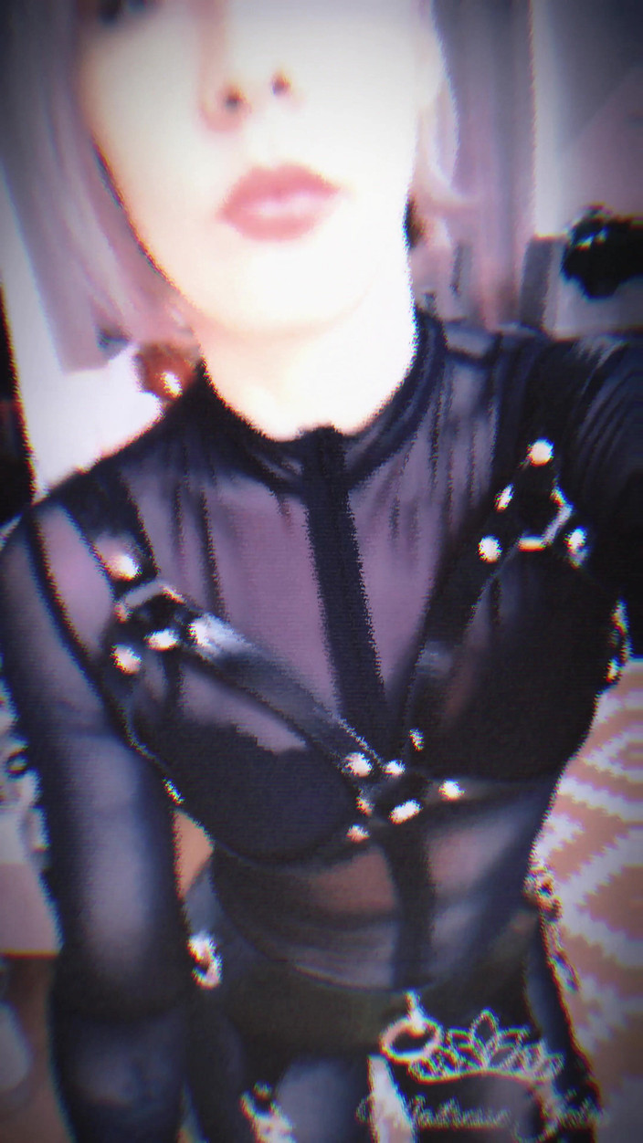 DeesseJulia: 穿着尼龙紧身连衣裤的女主人julia