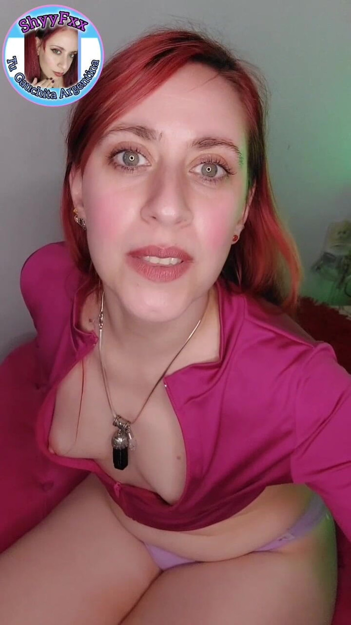 Tu Gauchita Argentina: 我向我的戴绿帽承认，我触碰我时想着他的高贵朋友！