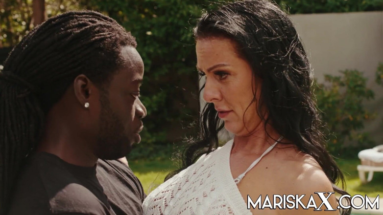 Mariska x: 두 명의 육덕 거유녀에게 두 번 박제된 MARISKAX 텍사스 Patti