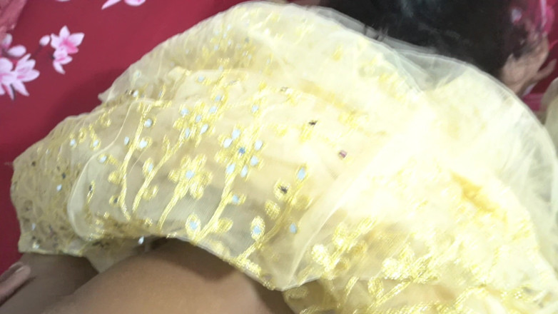 Mumbai Ashu: Desi Ladaki Ne Ghagara Pahankar Kahi Ja Rahi Thi Tabhi...