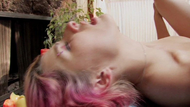 Hot Girlz: Una ragazza emo esotica riceve una penetrazione profonda di un...