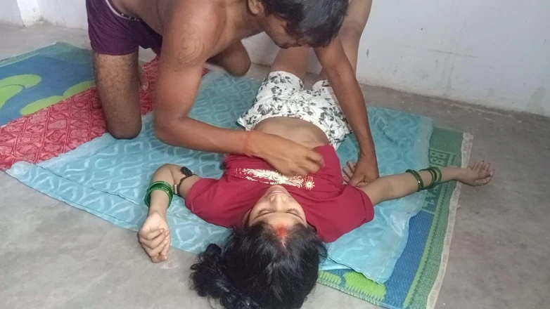Rinki559: Indian Bhabhi in Red Shorts and White Pants Fucked