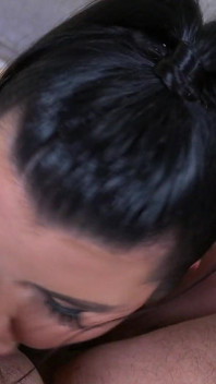 Nádherná a prsatá Romi Rain je tvrdě ošukána keiran lee
