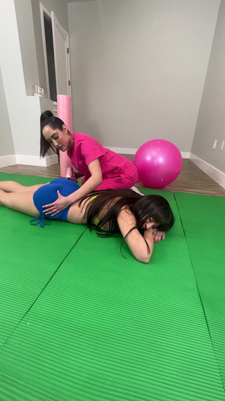 Sasha Pearl: Perempuan simpanan Aka Chloe Amour meregangkan saya