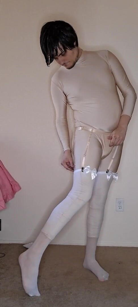 Pup Zentai: Růžový spandex služka oblékání