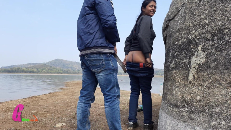 Horny_Bong: Indian couple sex at river side outdoor